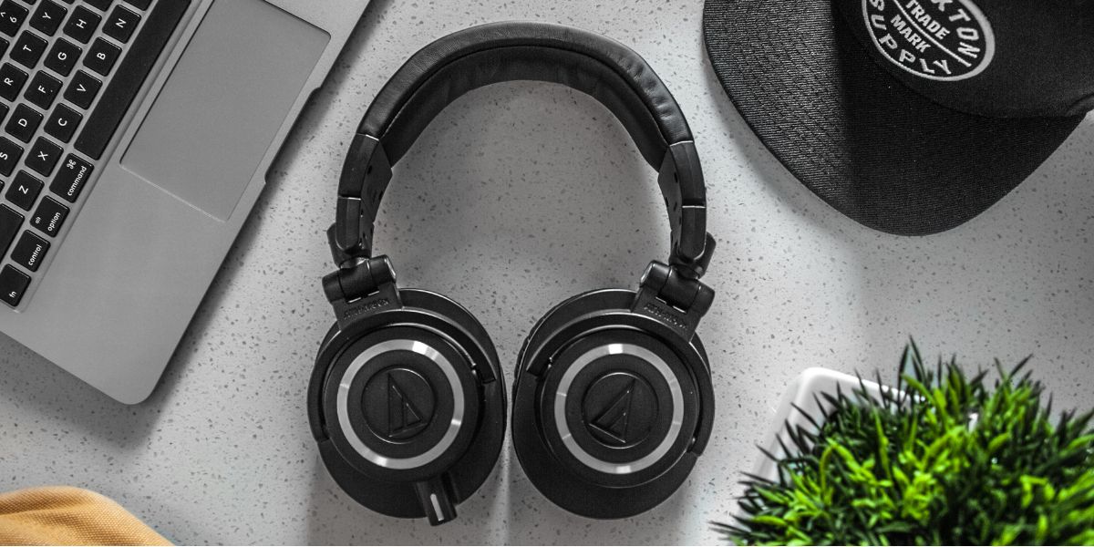 How Do Noise-Canceling Headphones Really Work? How Do Noise-Canceling Headphones Really Work?
